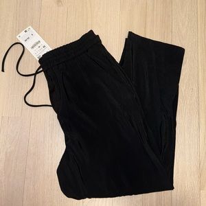 Zara capri pants. Size M. Brand new, with tags.